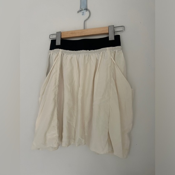 Wilfred Champagne Silk Taffeta Tulip Skirt Champagne with Black waistband ~ Sz 0 - Picture 5 of 6